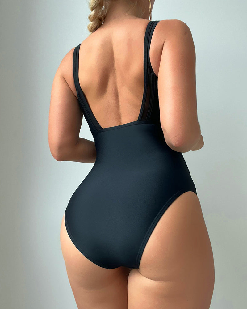 Maillot de bain en une seule pièce avec couleur unie