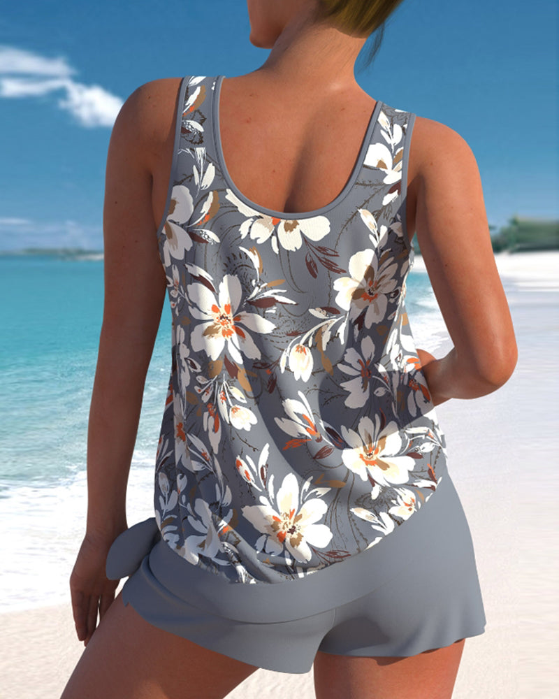 Tankini est disponible dans des styles et des imprimés décontractés