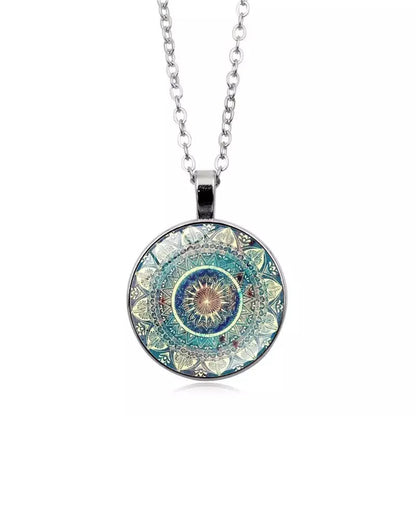 Ensemble collier de pierres précieuses fleur de mandala